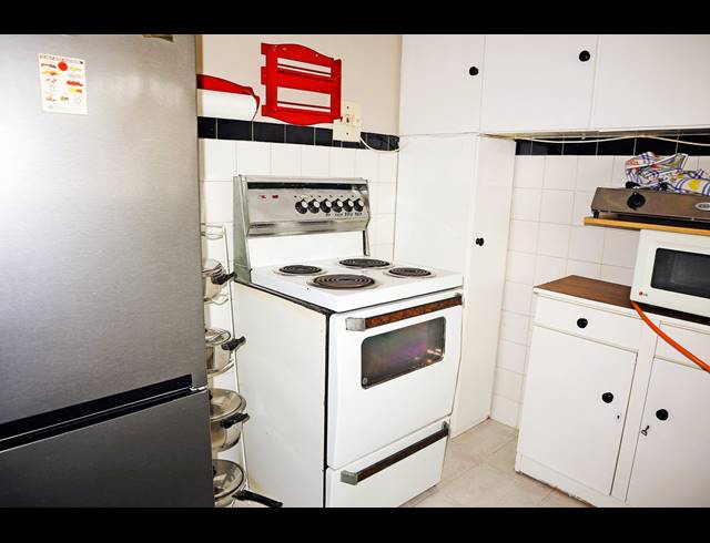 2 BEDROOM APARTMENT FOR SALE IN MALVERN